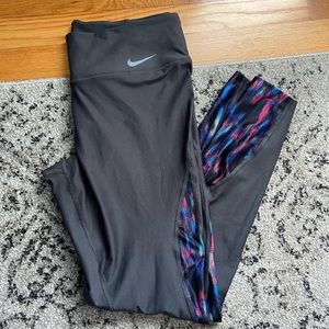 NWT Nike Tight Fit Training Leggings